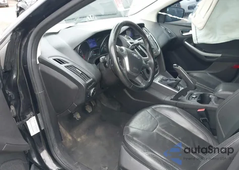 2013 Ford Focus Se z USA, uszkodzony, nr VIN 1FADP3F2XDL117375